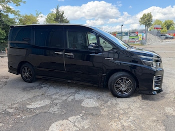 Used Toyota Voxy 2016 for sale - 79479486: Photo
