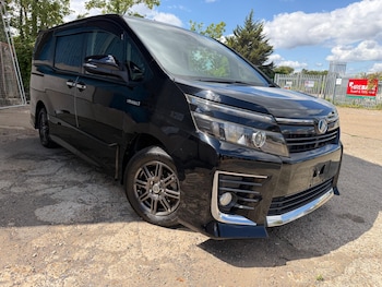 Used Toyota Voxy 2016 for sale - 79479486: Photo