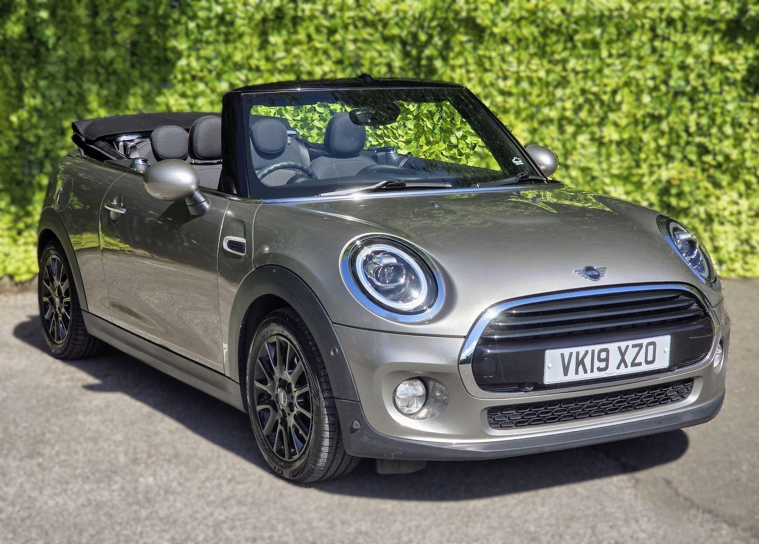 Used MINI Convertible 2019 for sale - 76920152: Photo 1