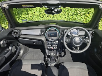 Used MINI Convertible 2019 for sale - 76920152: Photo