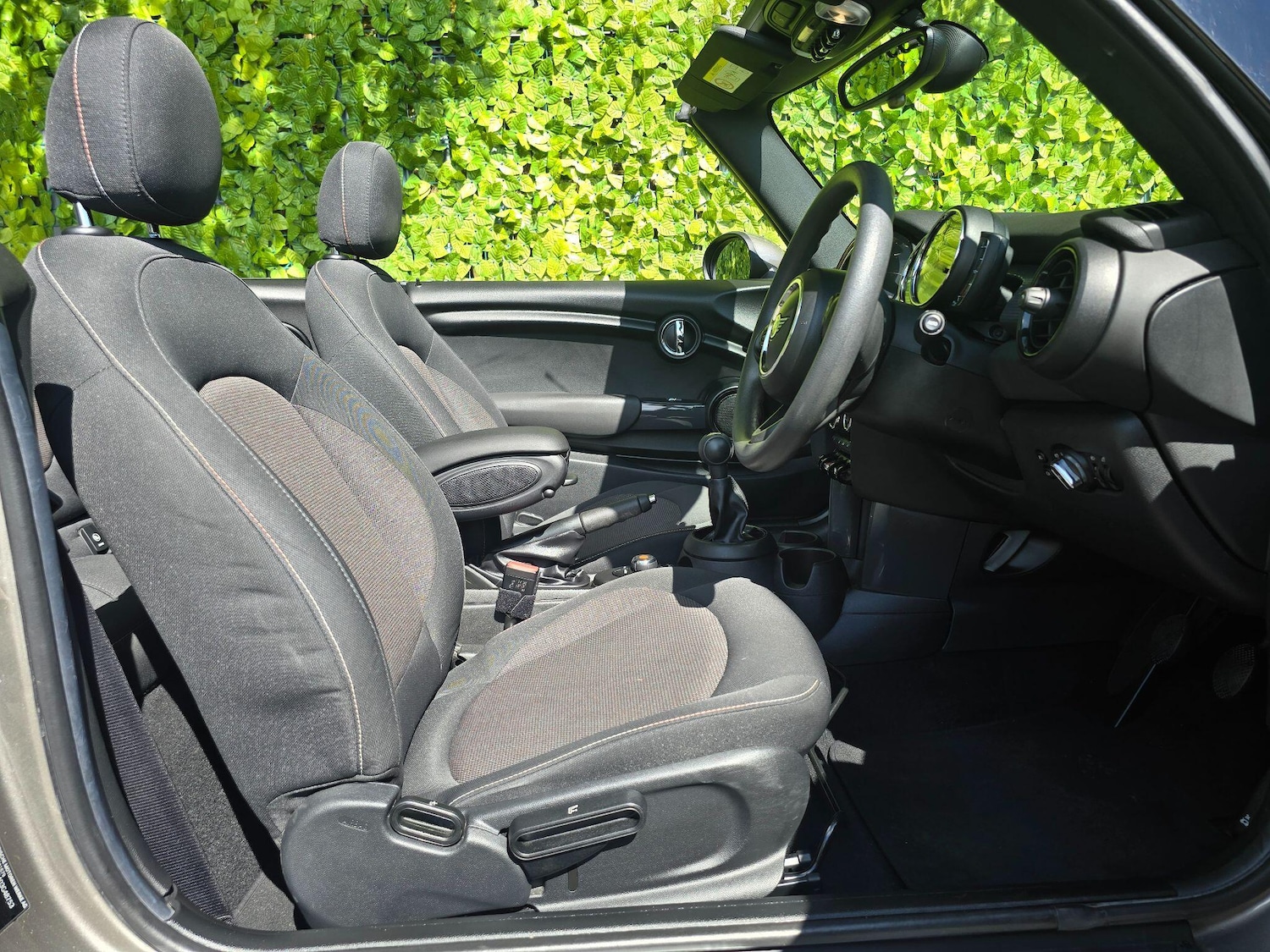 Used MINI Convertible 2019 for sale - 76920152: Photo 5