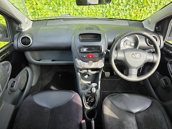 Used Toyota AYGO 2010 for sale - 77970203: Photo
