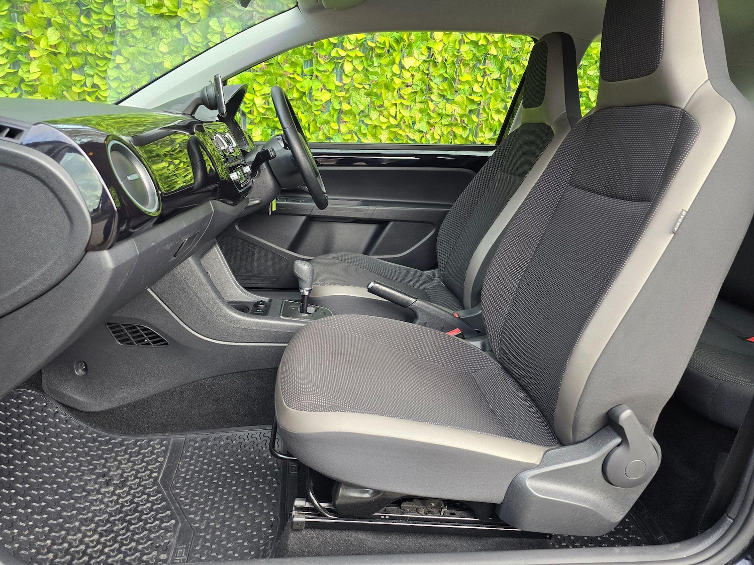 Used Volkswagen up! 2014 for sale - 76920157: Photo 11