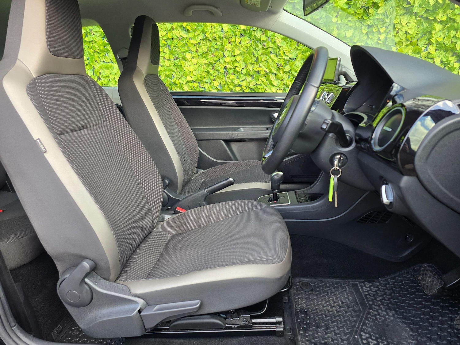 Used Volkswagen up! 2014 for sale - 76920157: Photo 5