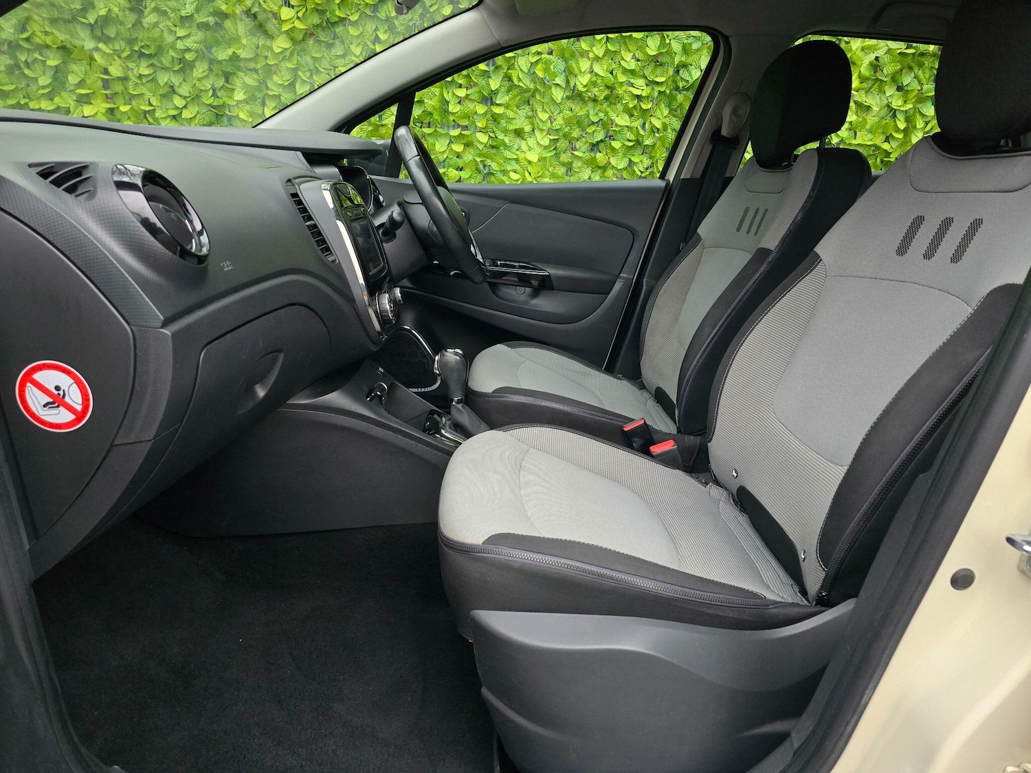 Used Renault Captur 2014 for sale - 77455153: Photo 9