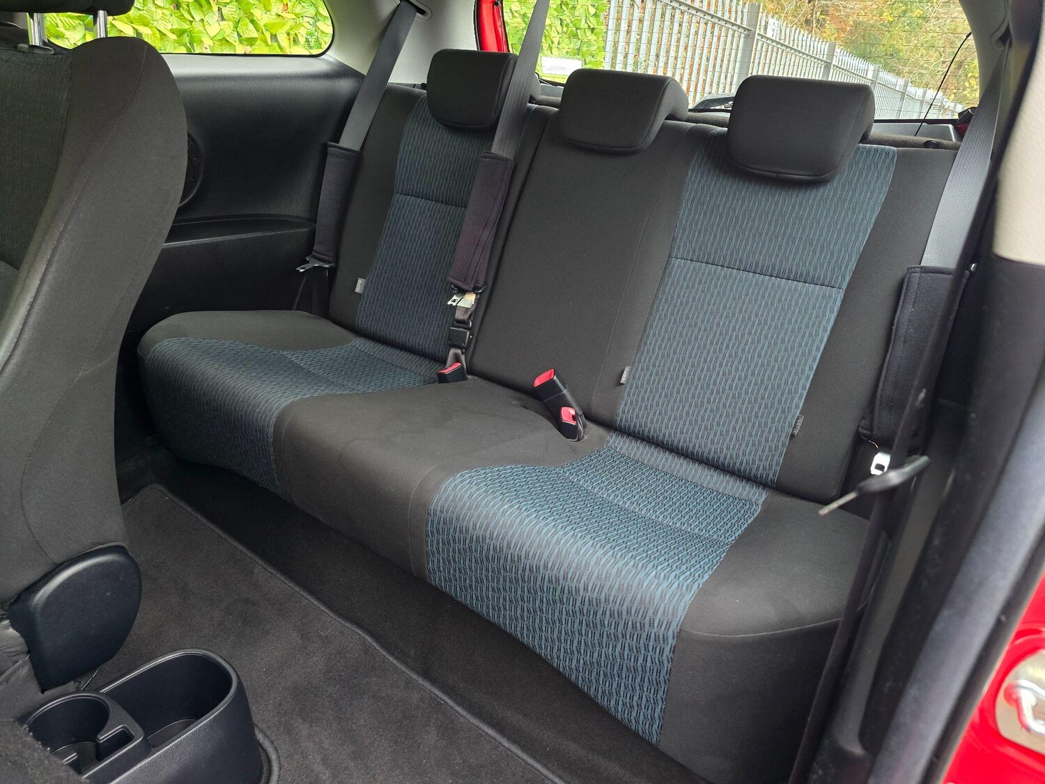 Used Toyota Yaris 2012 for sale - 76920155: Photo 17