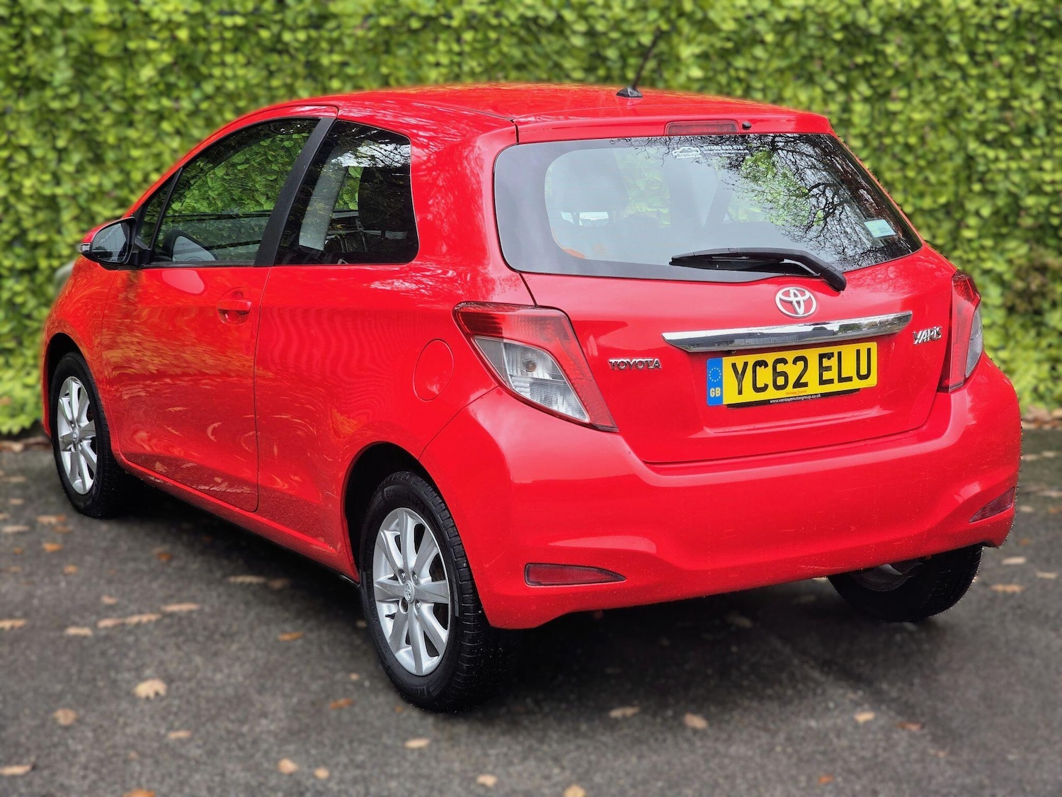 Used Toyota Yaris 2012 for sale - 76920155: Photo 2