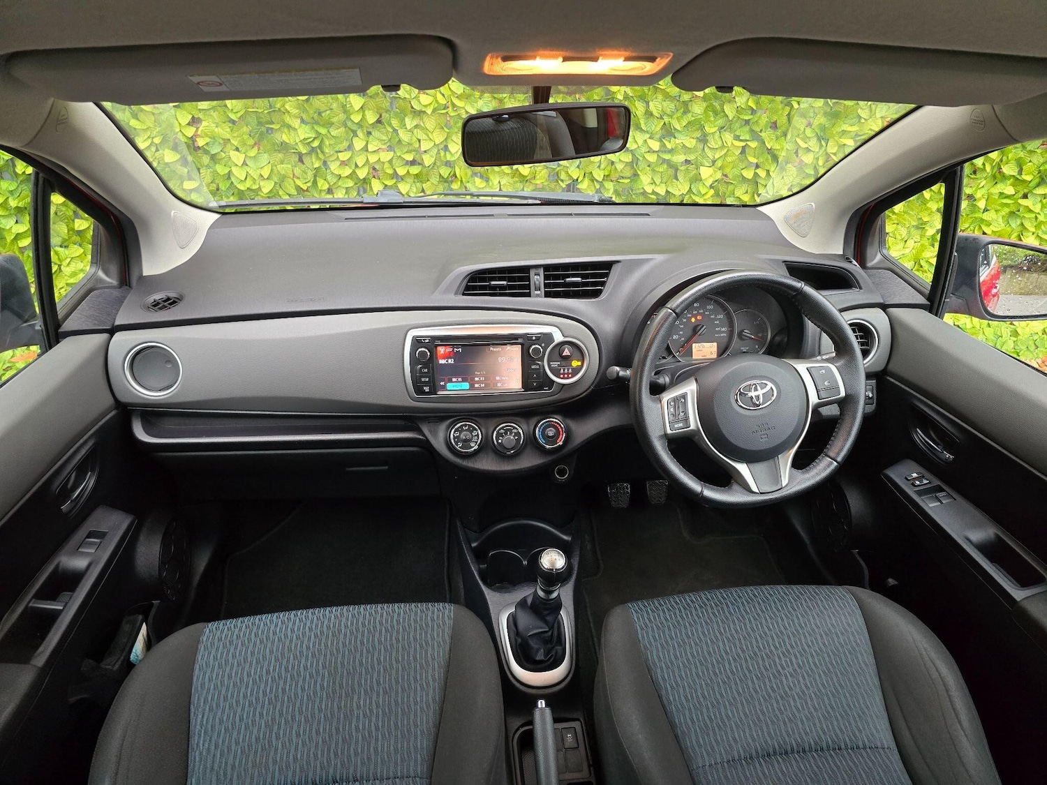 Used Toyota Yaris 2012 for sale - 76920155: Photo 4