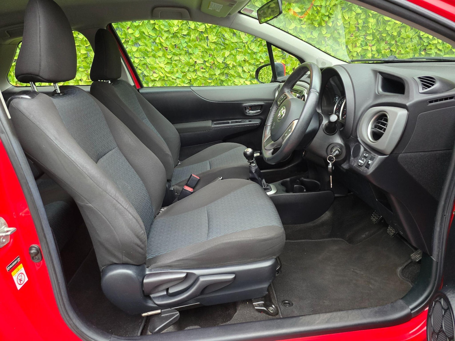 Used Toyota Yaris 2012 for sale - 76920155: Photo 5