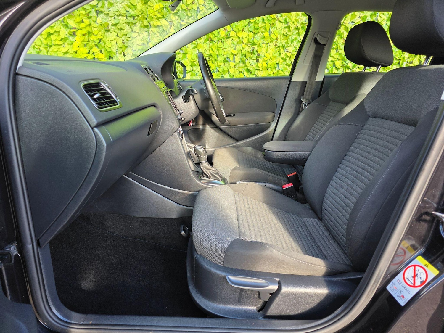 Used Volkswagen Polo 2011 for sale - 77853273: Photo 16