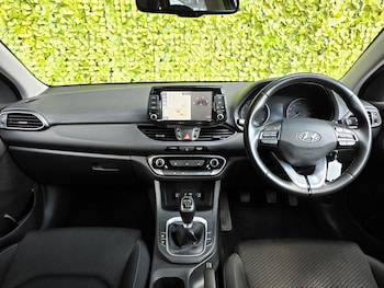 Used Hyundai i30 2017 for sale - 79362368: Photo