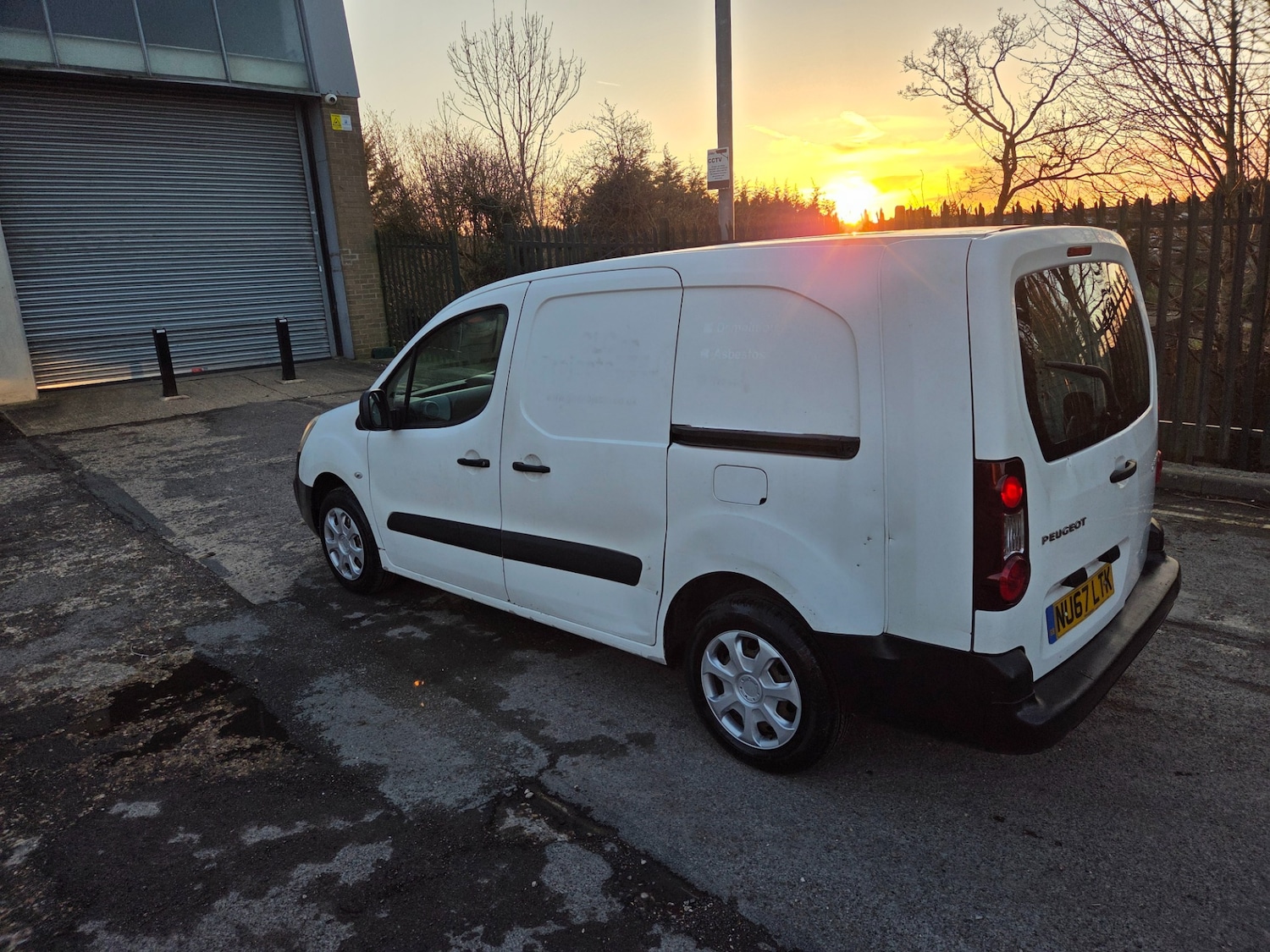 Used Peugeot Partner 2017 for sale - 77709105: Photo 3