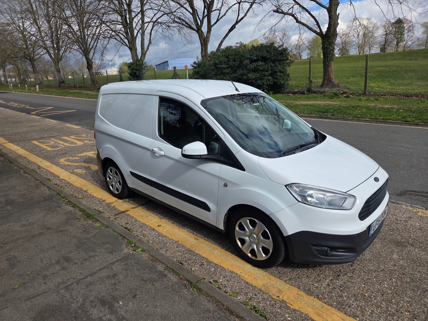 Used Ford Transit Courier 2015 for sale - 78084652: Photo 2