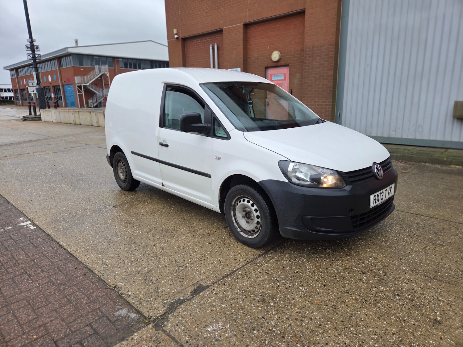 Used Volkswagen Caddy 2013 for sale - 77897930: Photo 2