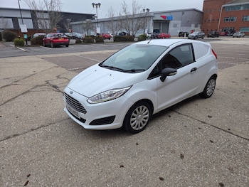 Used Ford Fiesta 2015 for sale - 77324688: Photo