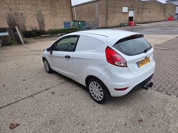 Used Ford Fiesta 2015 for sale - 77324688: Photo