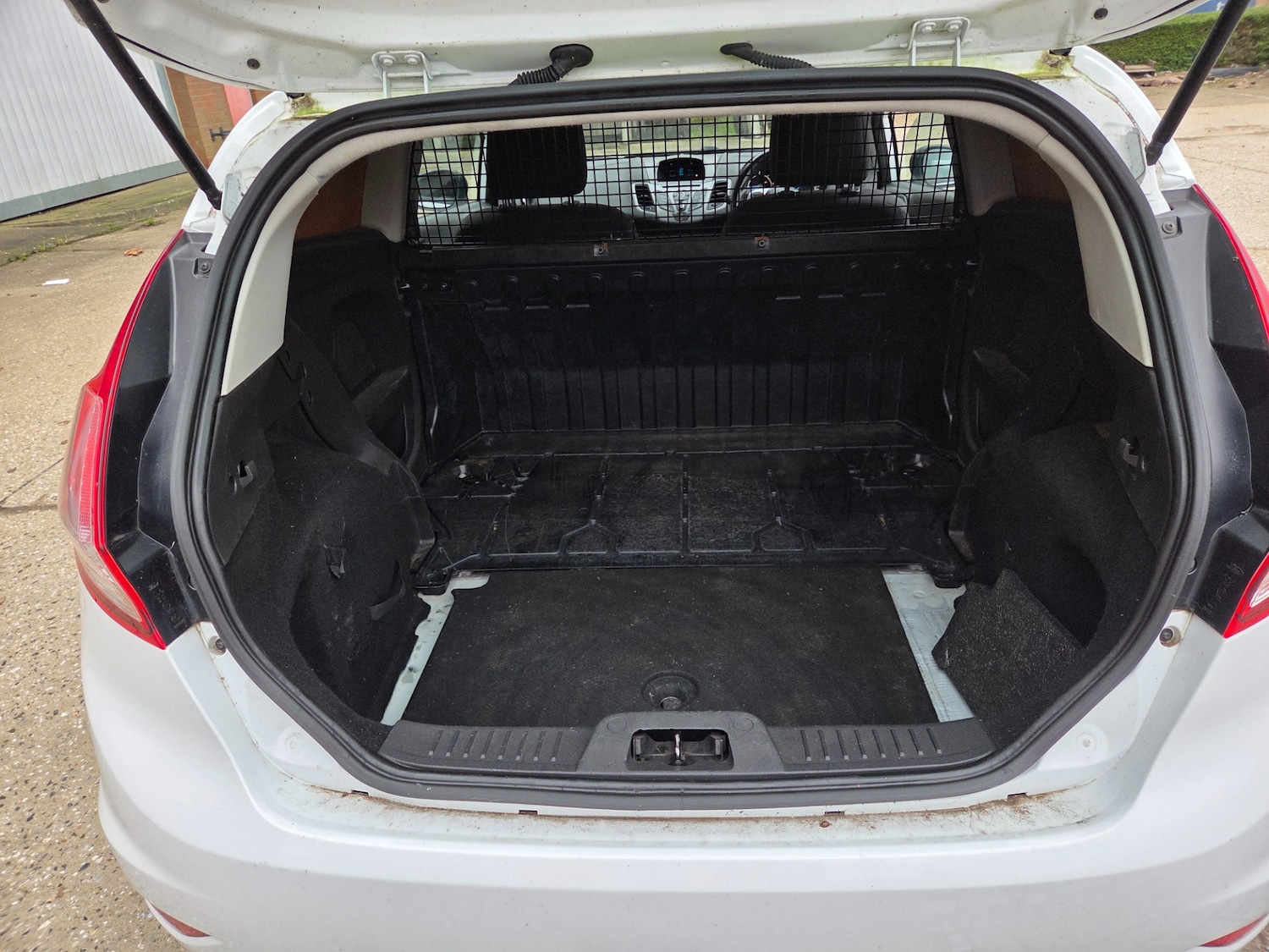 Used Ford Fiesta 2015 for sale - 77324688: Photo 8