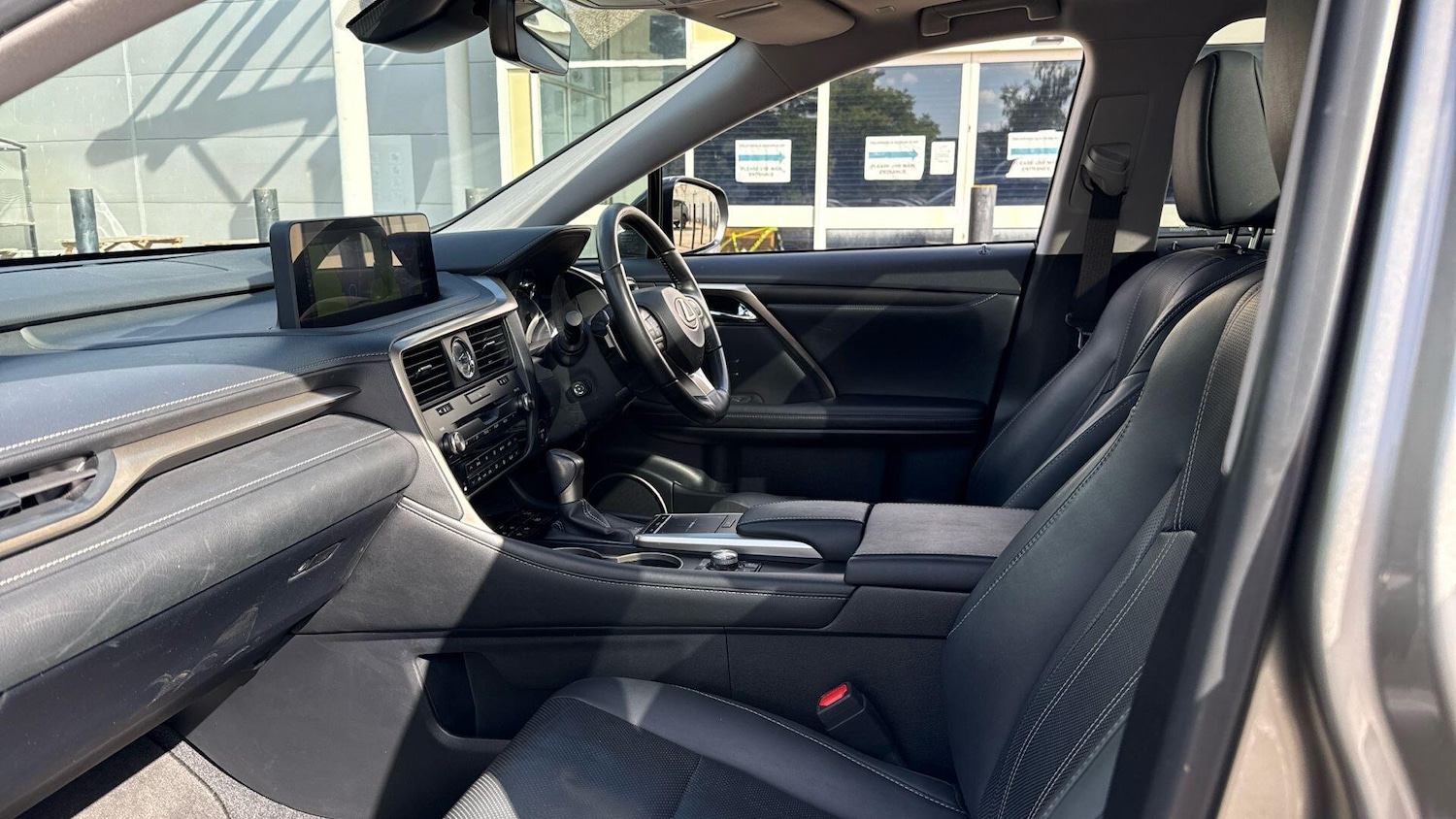 Used Lexus RX 2022 for sale - 76072097: Photo 8