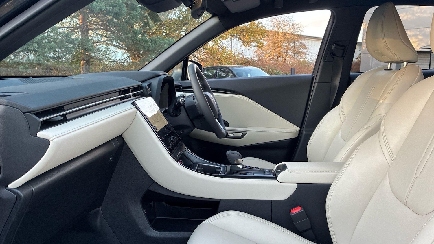 Used Lexus LBX 2025 for sale - 76612928: Photo 32