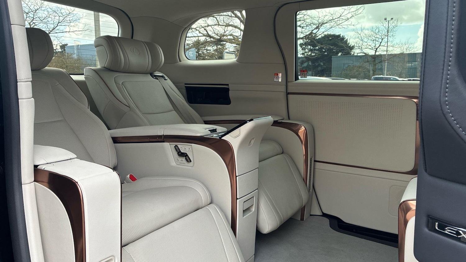 Used Lexus LM 2025 for sale - 78127814: Photo 11