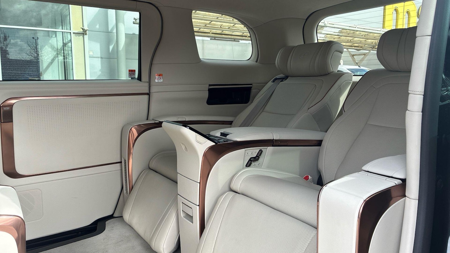 Used Lexus LM 2025 for sale - 78127814: Photo 16