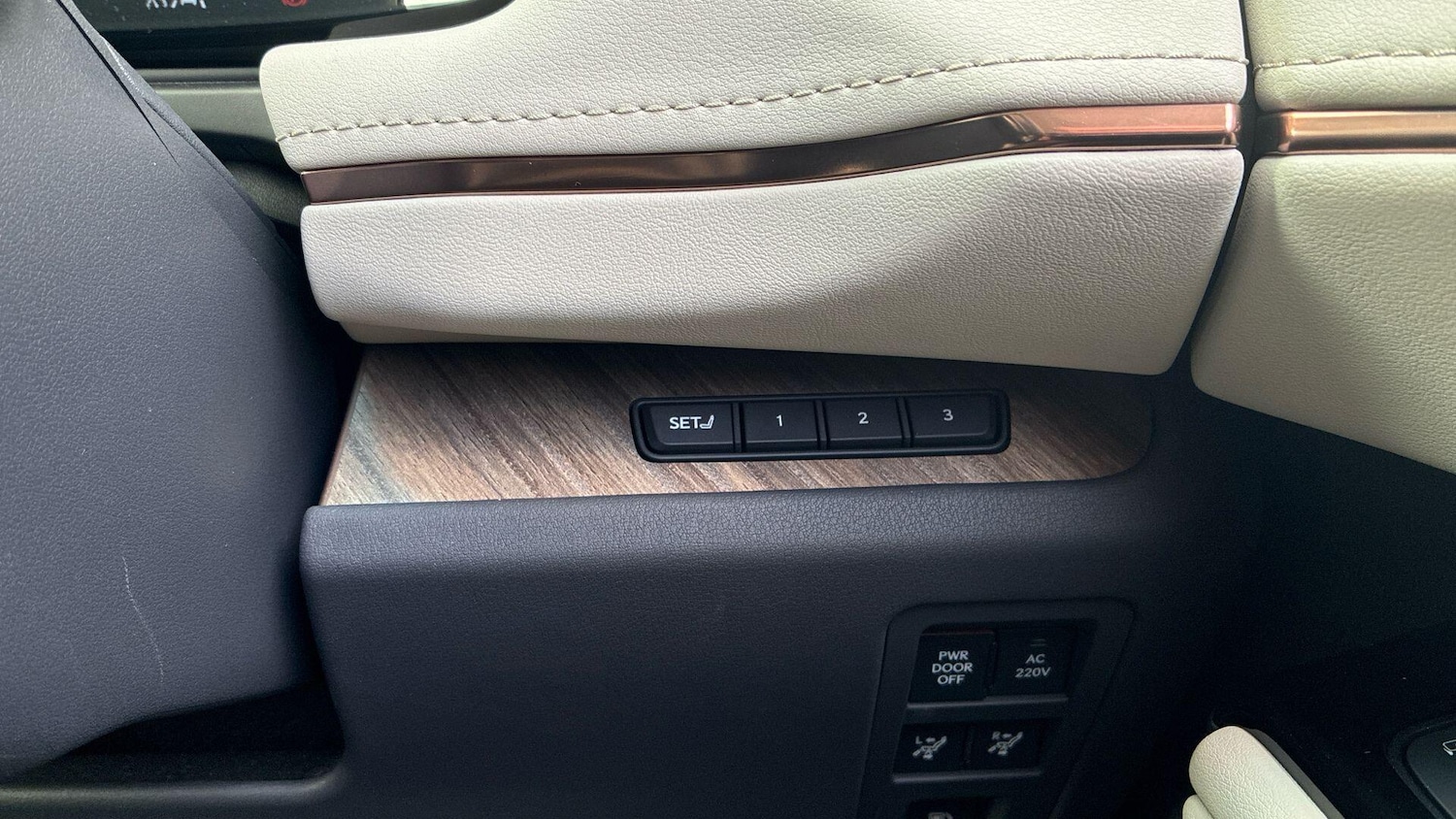 Used Lexus LM 2025 for sale - 78127814: Photo 29