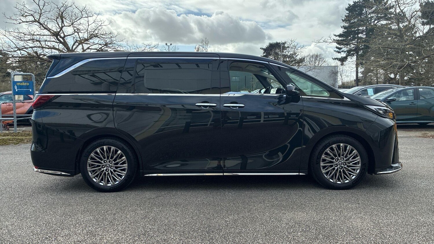 Used Lexus LM for sale - 77909641: Photo 18