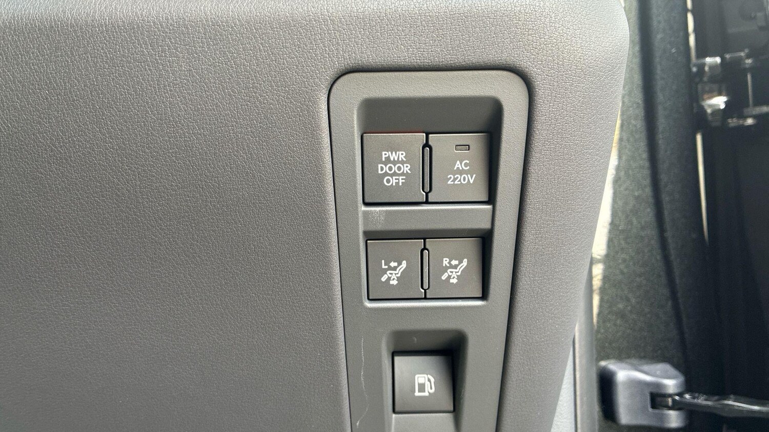 Used Lexus LM for sale - 77909641: Photo 31