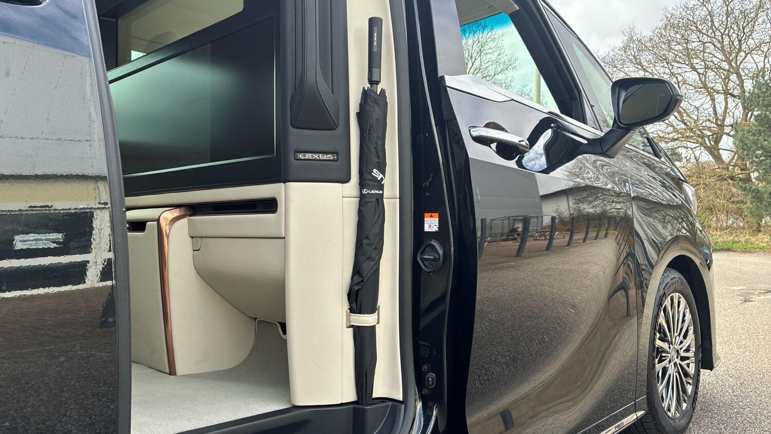 Used Lexus LM for sale - 77909641: Photo 37