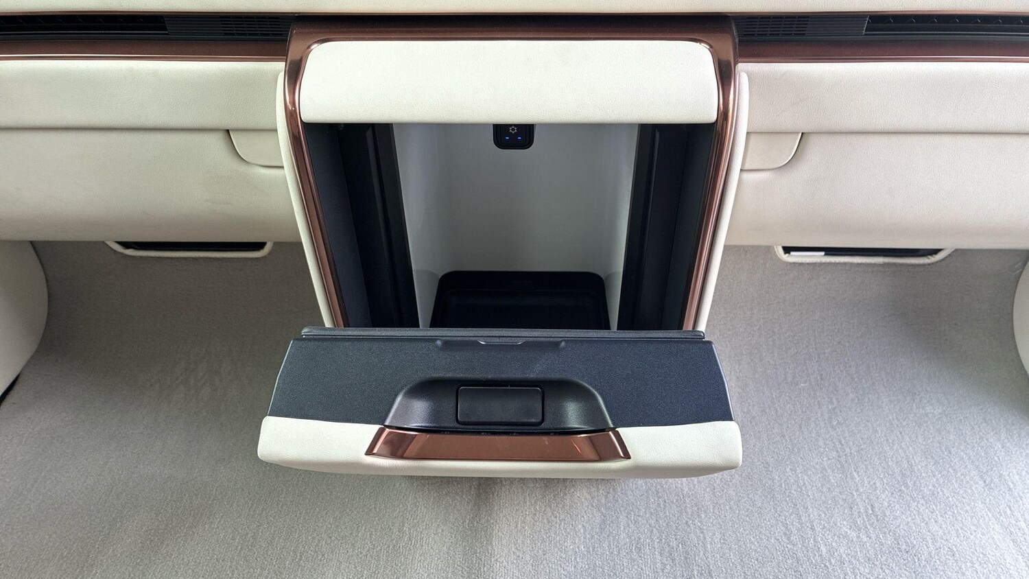 Used Lexus LM for sale - 77909641: Photo 48