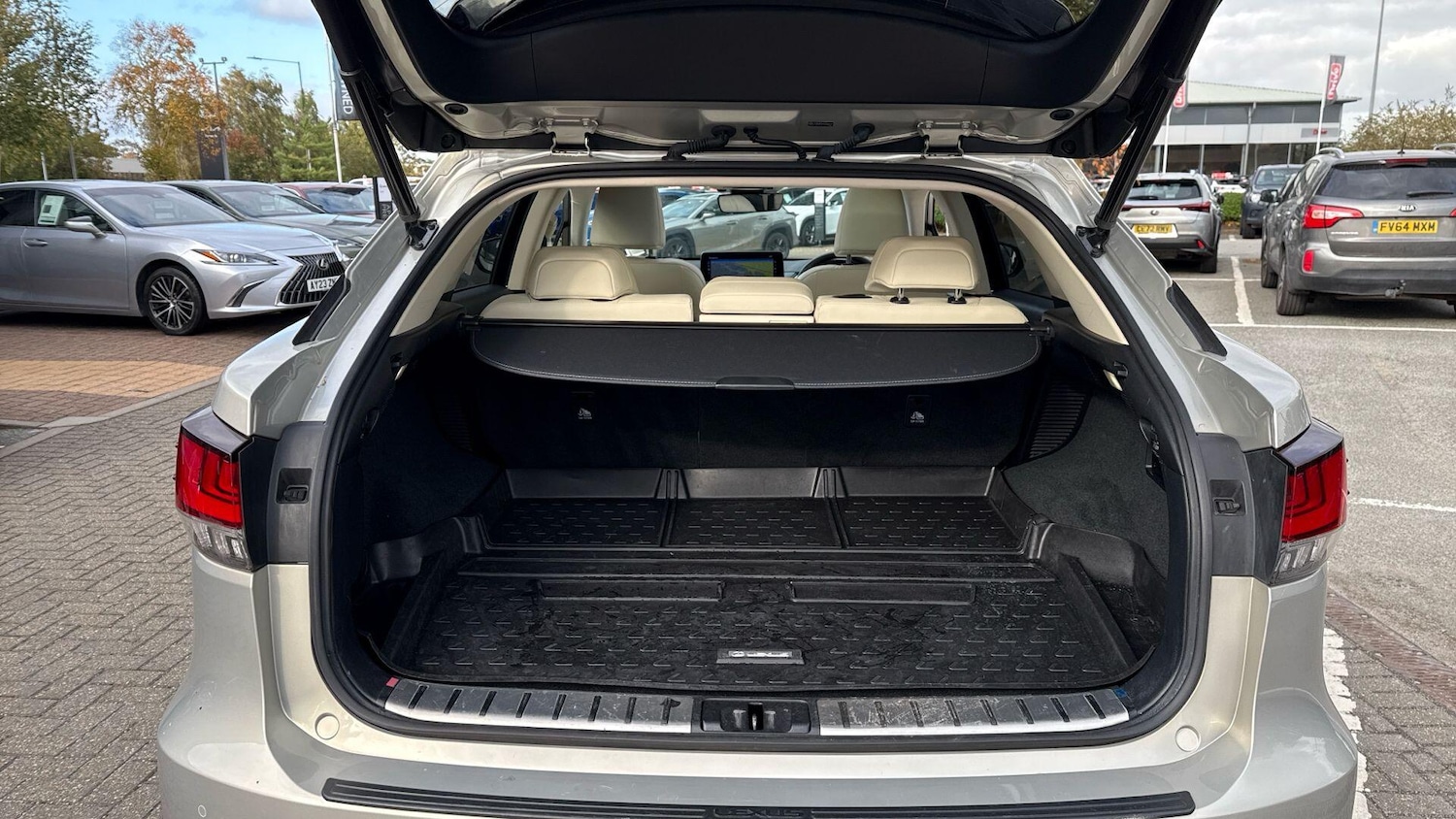 Used Lexus RX 2022 for sale - 76099214: Photo 17