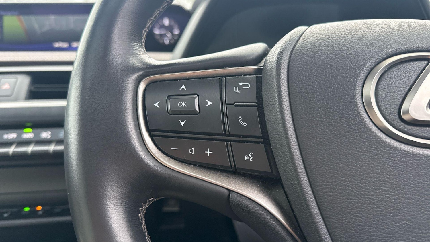 Used Lexus UX for sale - 78127991: Photo 33