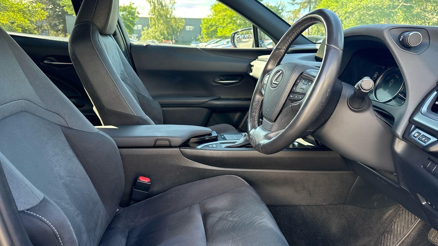 Used Lexus UX 2020 for sale - 75927619: Photo 15