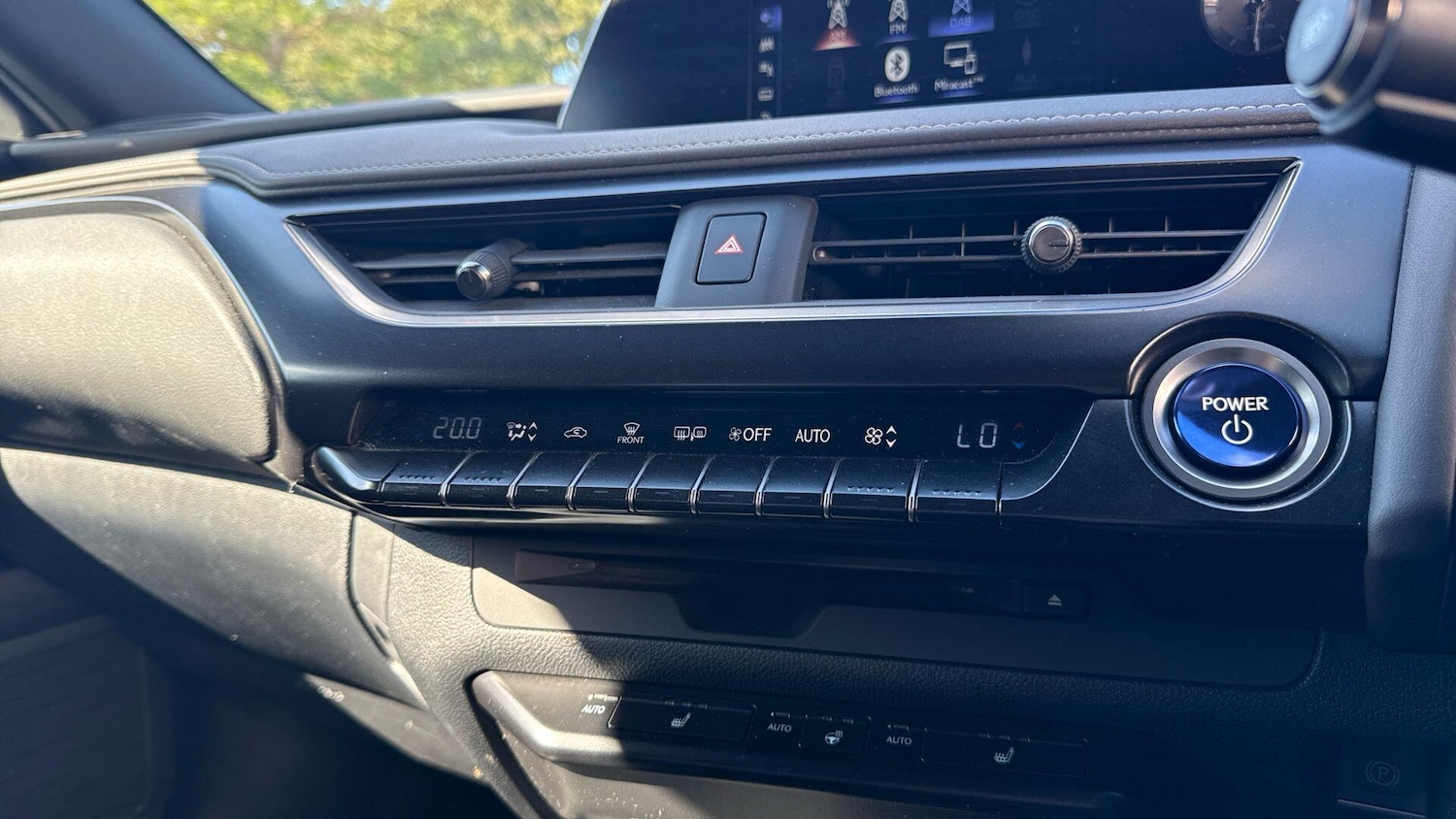 Used Lexus UX 2020 for sale - 75927619: Photo 27