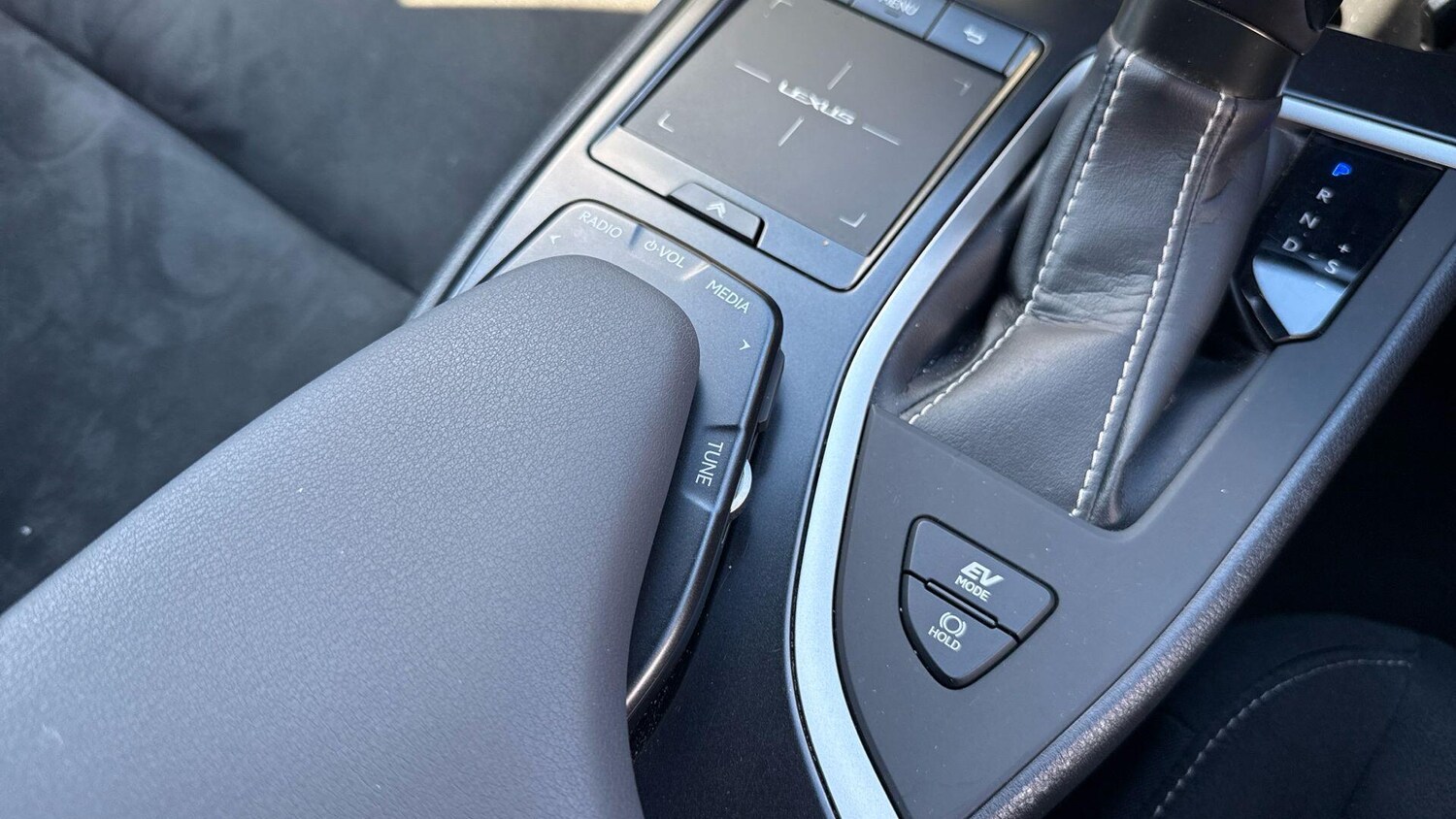 Used Lexus UX 2020 for sale - 75927619: Photo 32