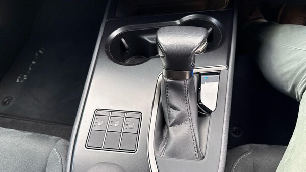 Used Lexus UX 2022 for sale - 76071543: Photo 31