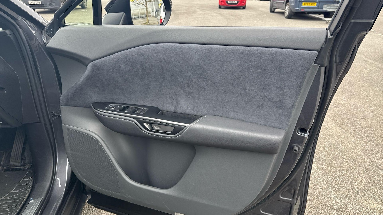 Used Lexus RZ 2023 for sale - 77376282: Photo 27