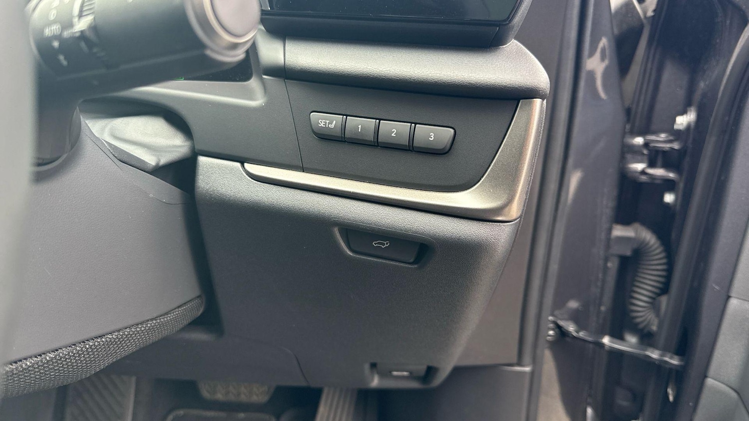 Used Lexus RZ 2023 for sale - 77376282: Photo 38