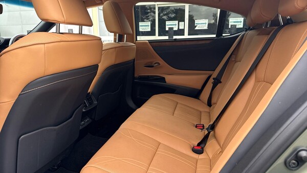 Used Lexus ES 2022 for sale - 76326344: Photo 16
