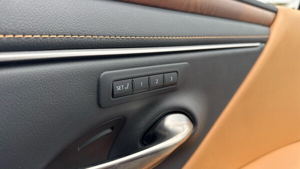 Used Lexus ES 2022 for sale - 76326344: Photo 36