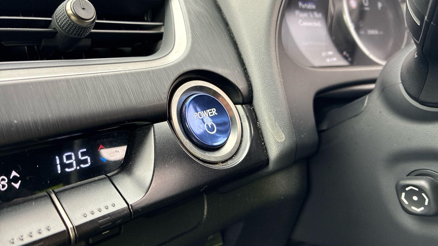 Used Lexus UX 2019 for sale - 76456615: Photo 31