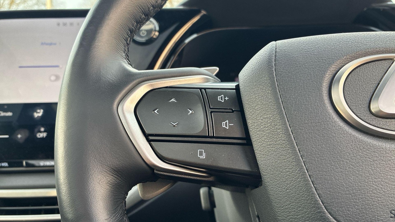 Used Lexus RX 2023 for sale - 77109454: Photo 34