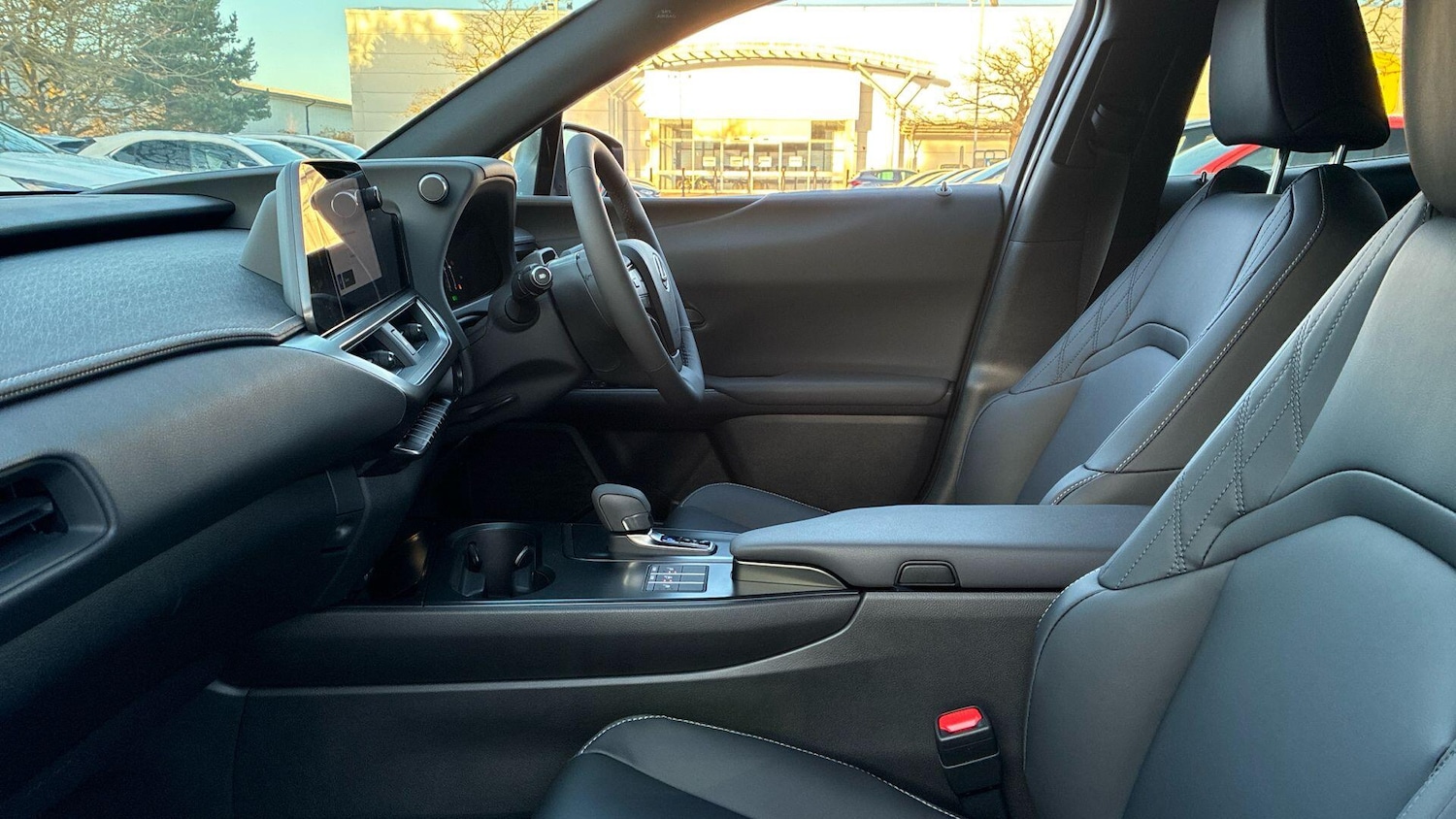 Used Lexus UX 2025 for sale - 77108944: Photo 33