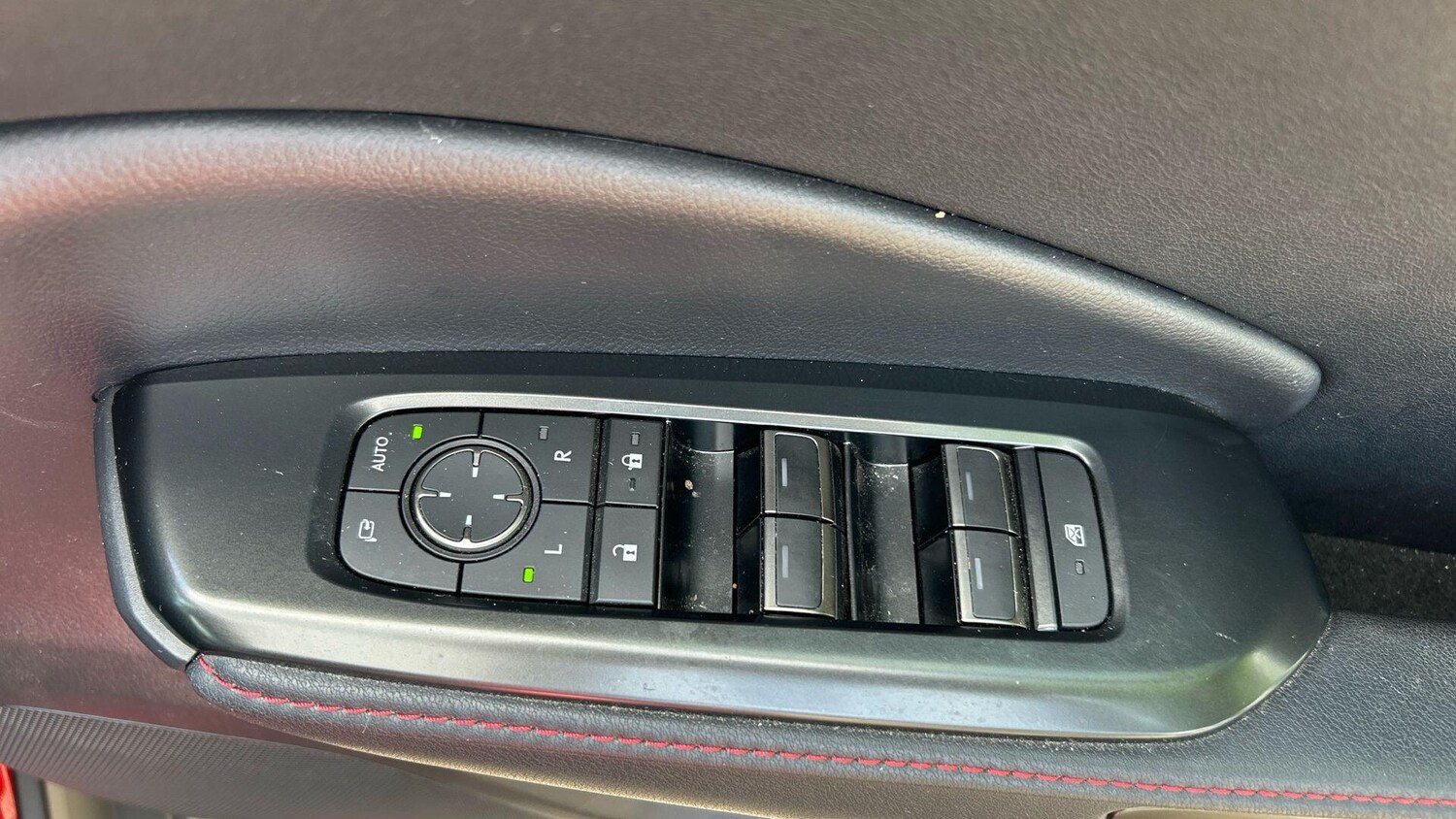 Used Lexus LBX for sale - 77411635: Photo 25