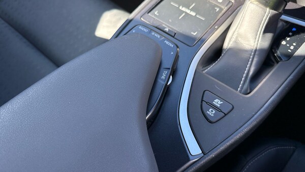 Used Lexus UX 2022 for sale - 76071579: Photo 26