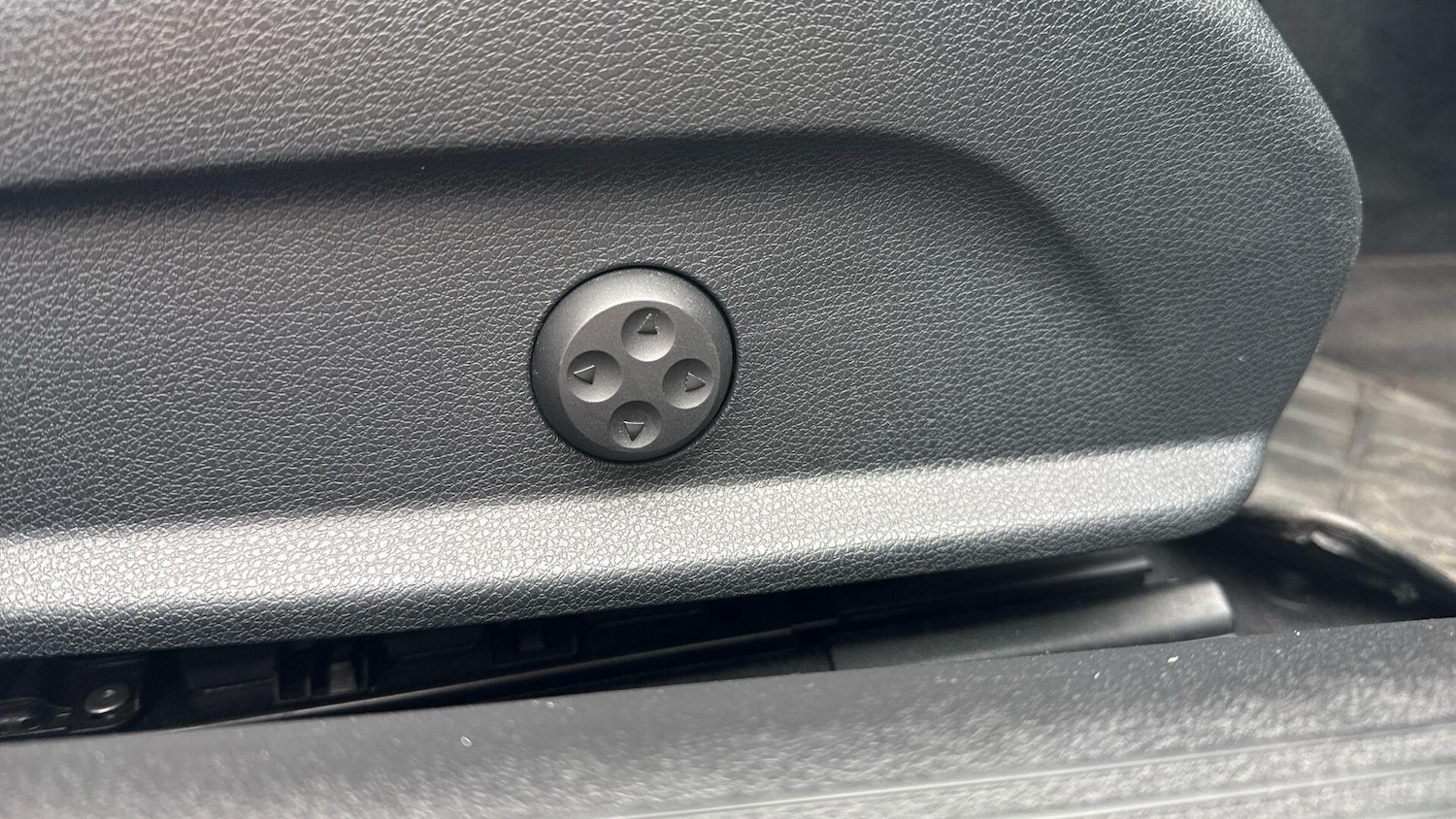 Used Mercedes-Benz E Class for sale - 78147789: Photo 39