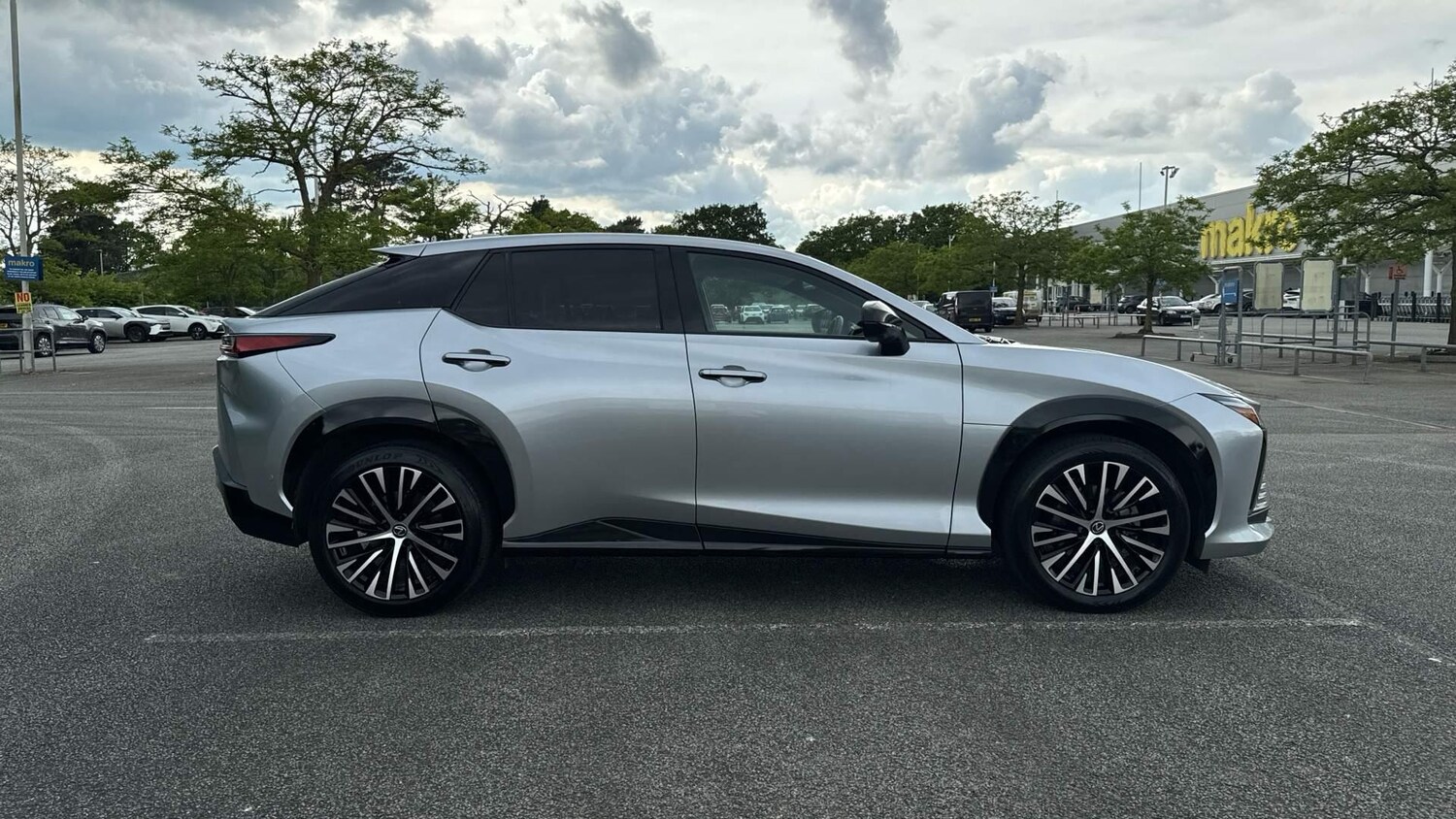 Used Lexus RZ 2023 for sale - 76866460: Photo 16