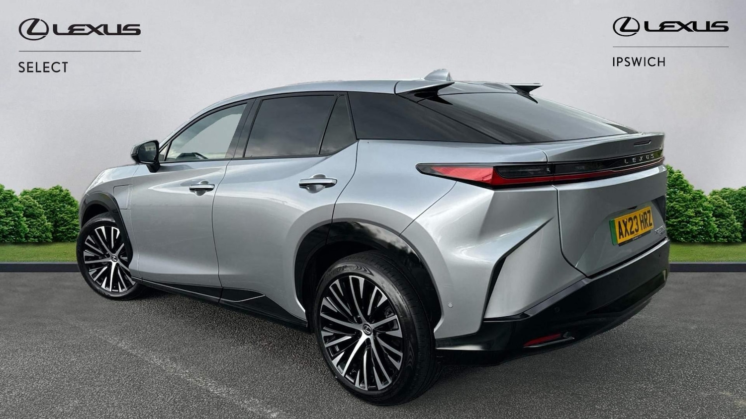 Used Lexus RZ 2023 for sale - 76866460: Photo 2