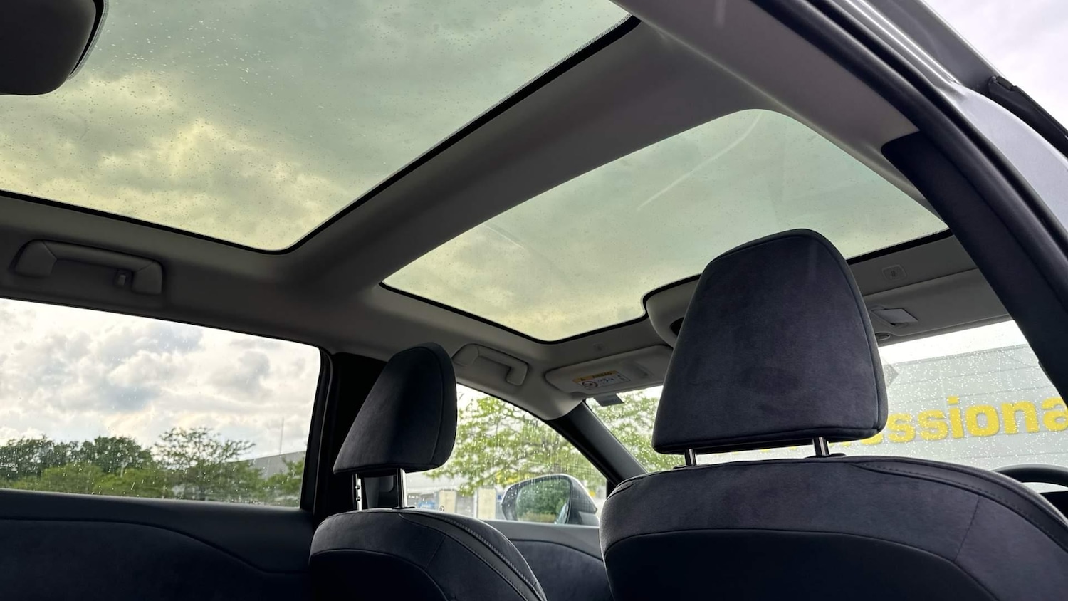 Used Lexus RZ 2023 for sale - 76866460: Photo 26