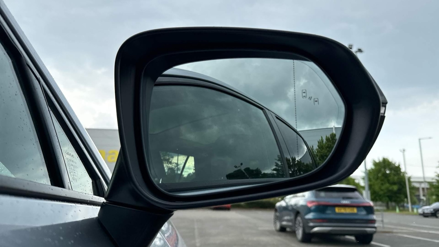 Used Lexus RZ 2023 for sale - 76866460: Photo 30